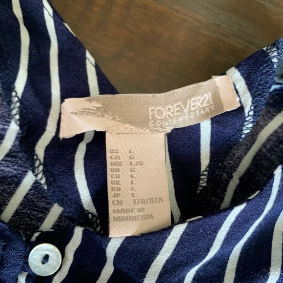 Forever21 Stripped romper - Picture 3 of 5